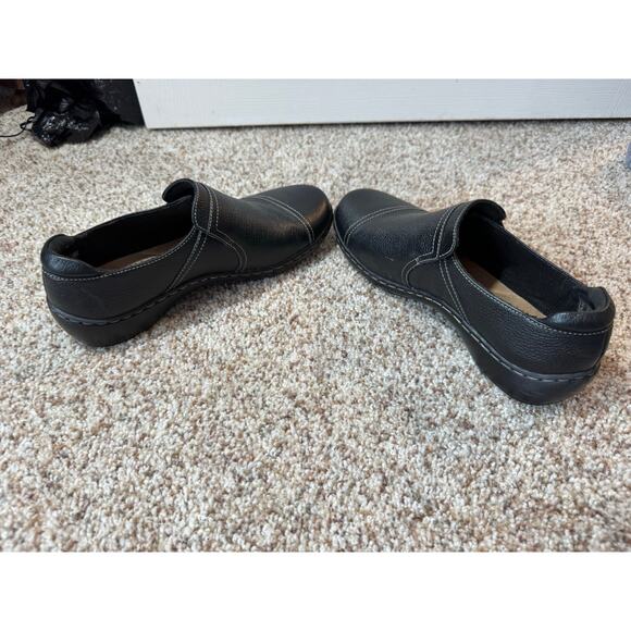 CLARKS Collection, black leather loafers, size 7 Wide - Picture 9 of 10
